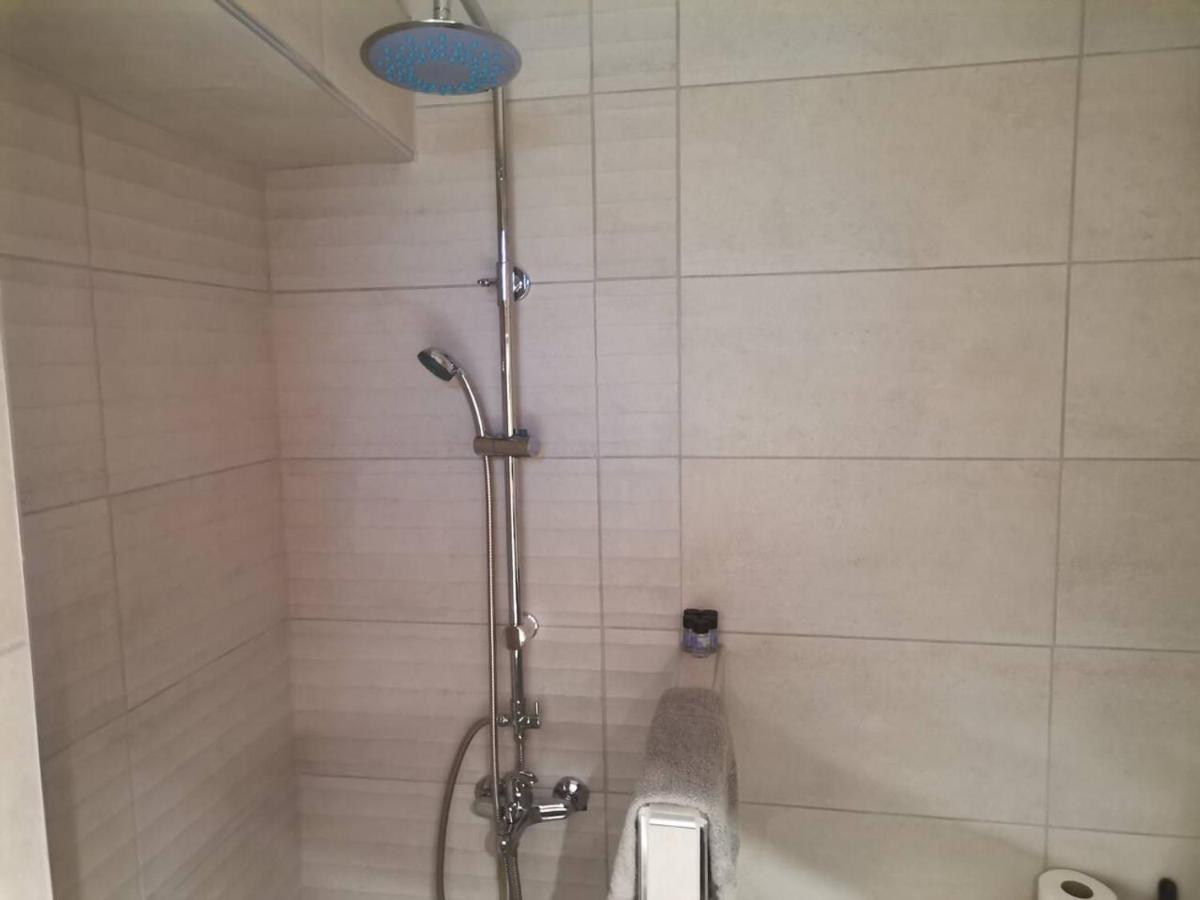 Blue Central Apt 10 Min To The Port/ Wash Machine Lavrion Exterior photo