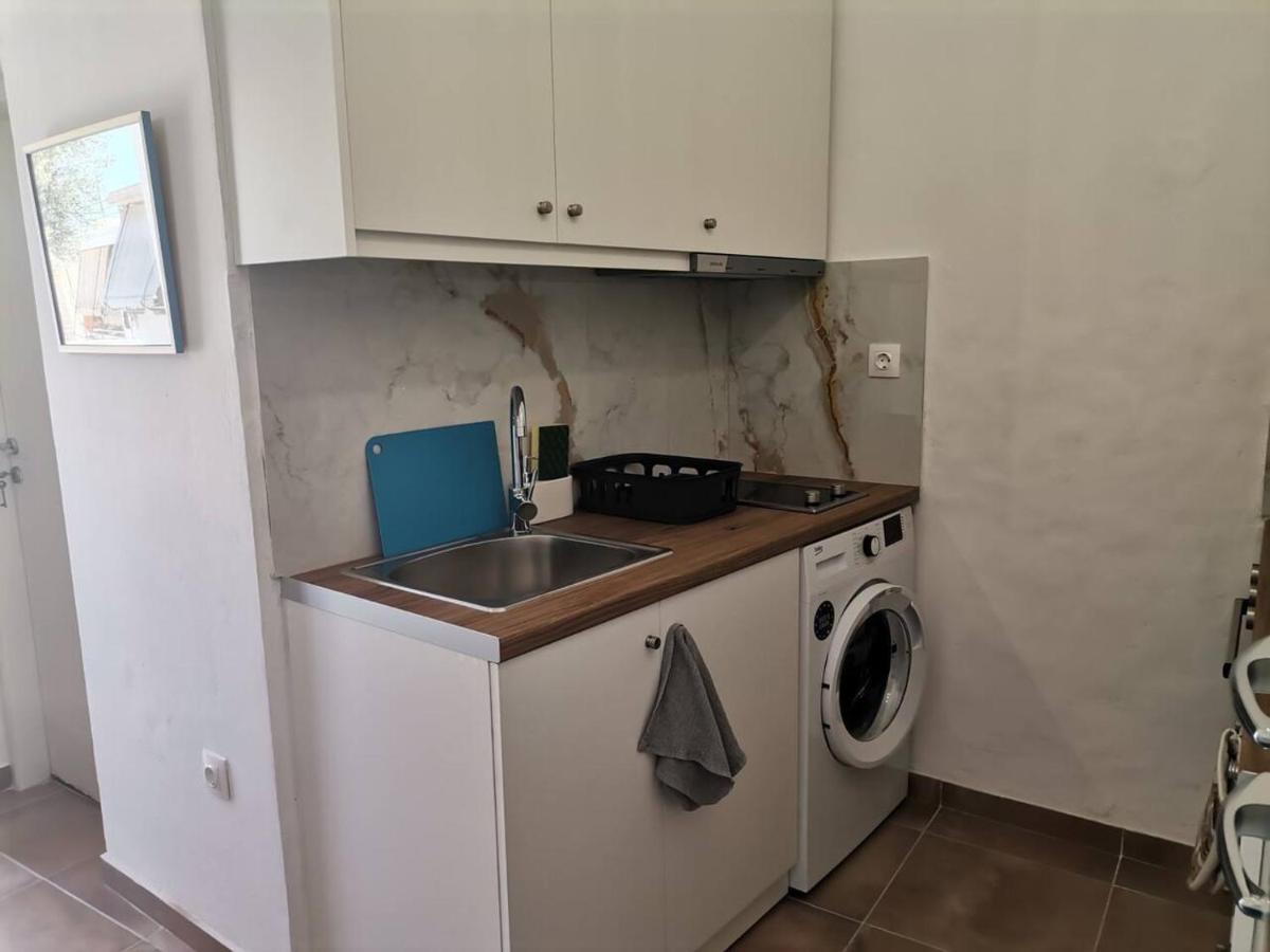 Blue Central Apt 10 Min To The Port/ Wash Machine Lavrion Exterior photo