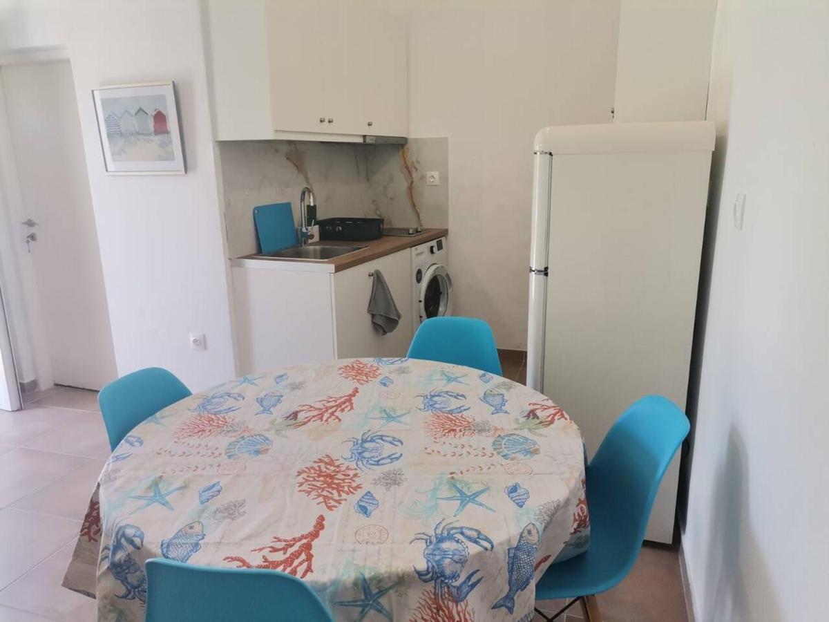 Blue Central Apt 10 Min To The Port/ Wash Machine Lavrion Exterior photo